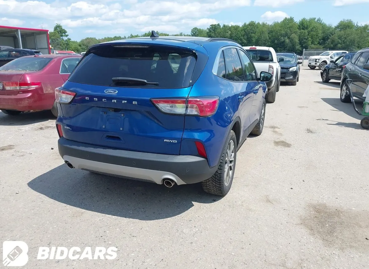 FORD ESCAPE SEL 2022