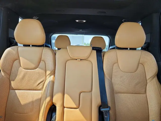 VOLVO XC90 T6 2018