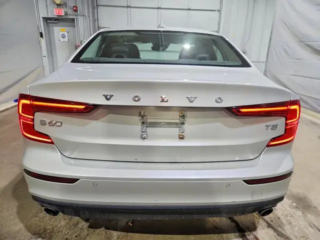 VOLVO S60 T5 MOMENTUM 2019