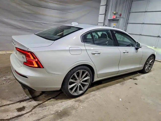 VOLVO S60 T5 MOMENTUM 2019