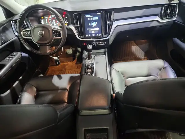 VOLVO S60 T5 MOMENTUM 2019