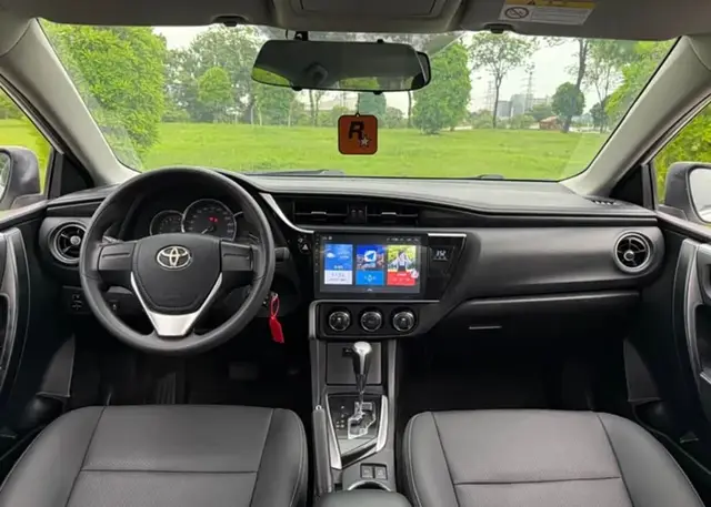 TOYOTA COROLLA 2017