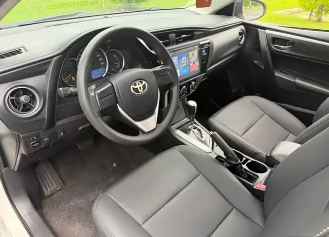 TOYOTA COROLLA 2017