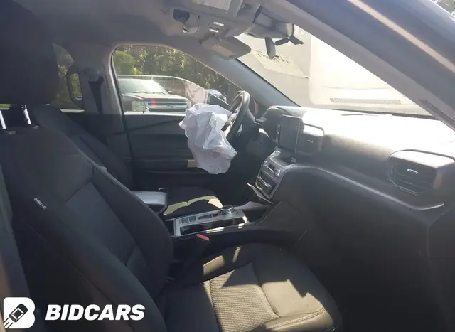 FORD EXPLORER XLT 2023