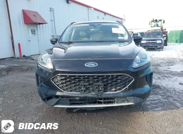 FORD ESCAPE SE 2022