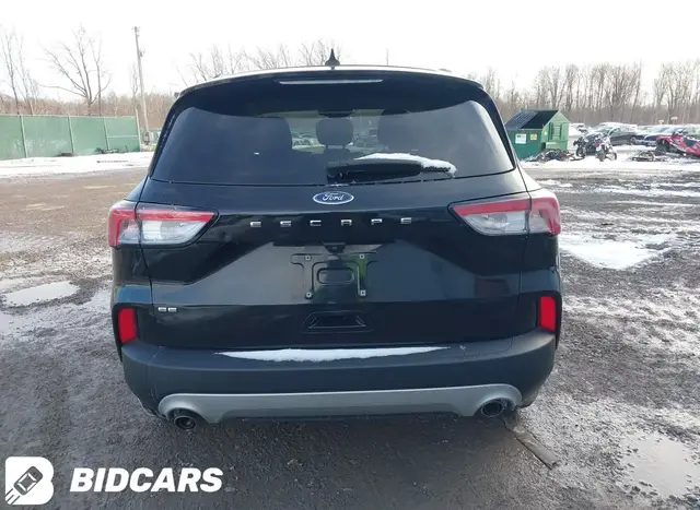 FORD ESCAPE SE 2022