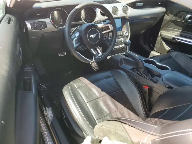 FORD MUSTANG 2021