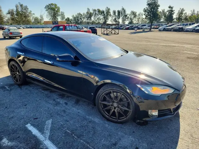 TESLA MODEL S 2016