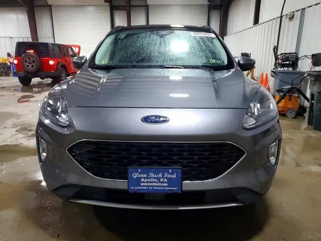 FORD ESCAPE SEL 2022