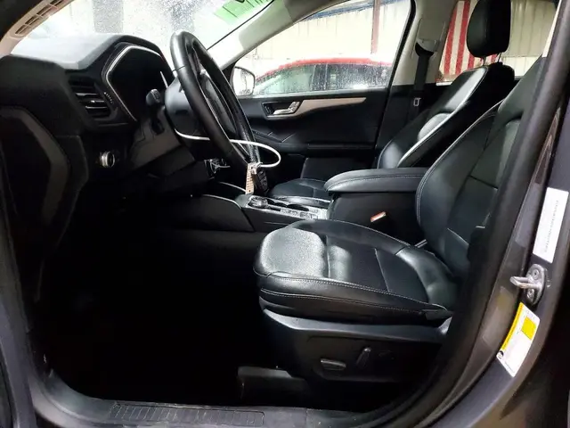 FORD ESCAPE SEL 2022