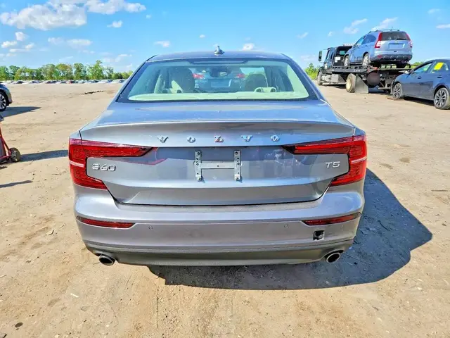 VOLVO S60 T5 MOMENTUM 2020