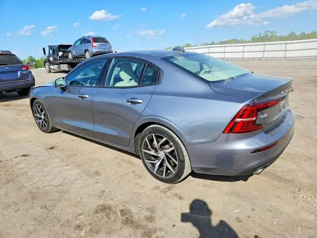 VOLVO S60 T5 MOMENTUM 2020