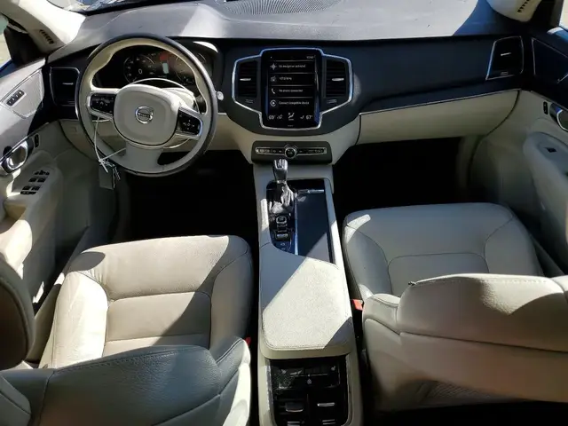 VOLVO XC90 2020