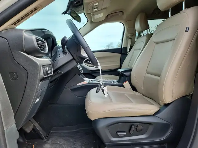FORD EXPLORER XLT 2023