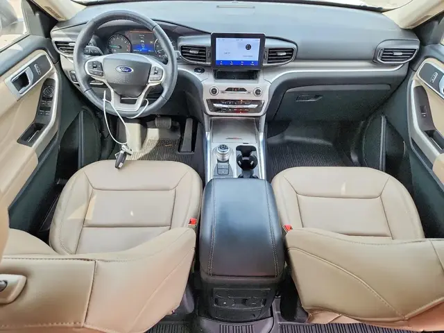 FORD EXPLORER XLT 2023