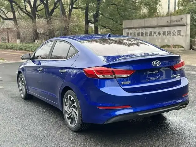 HYUNDAI ELANTRA 2019