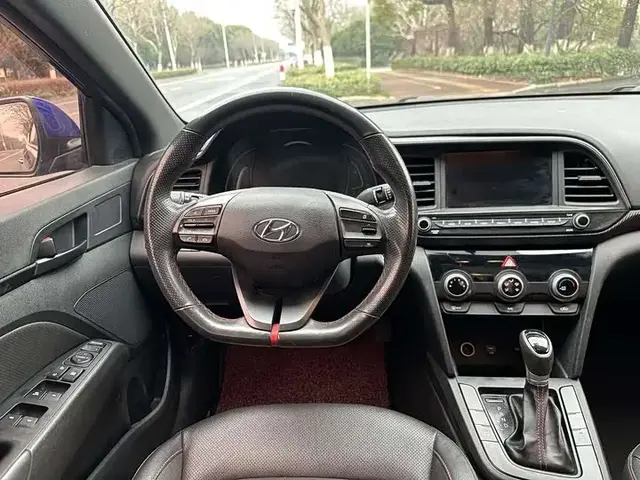 HYUNDAI ELANTRA 2019