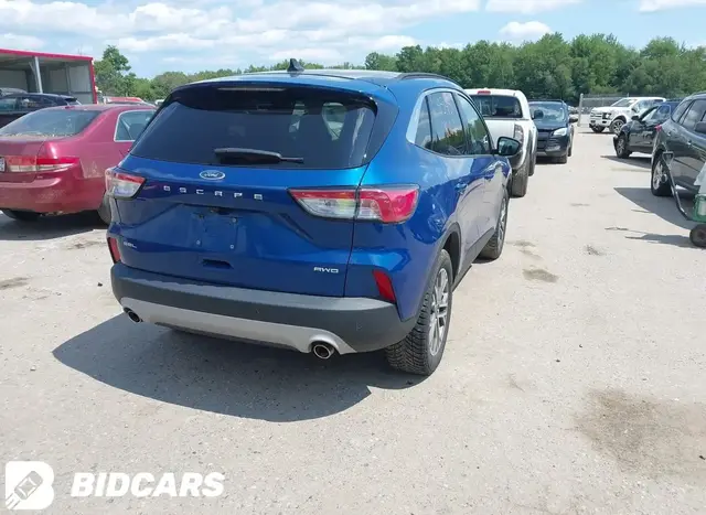 FORD ESCAPE SEL 2022