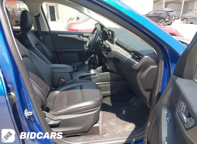 FORD ESCAPE SEL 2022