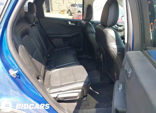FORD ESCAPE SEL 2022