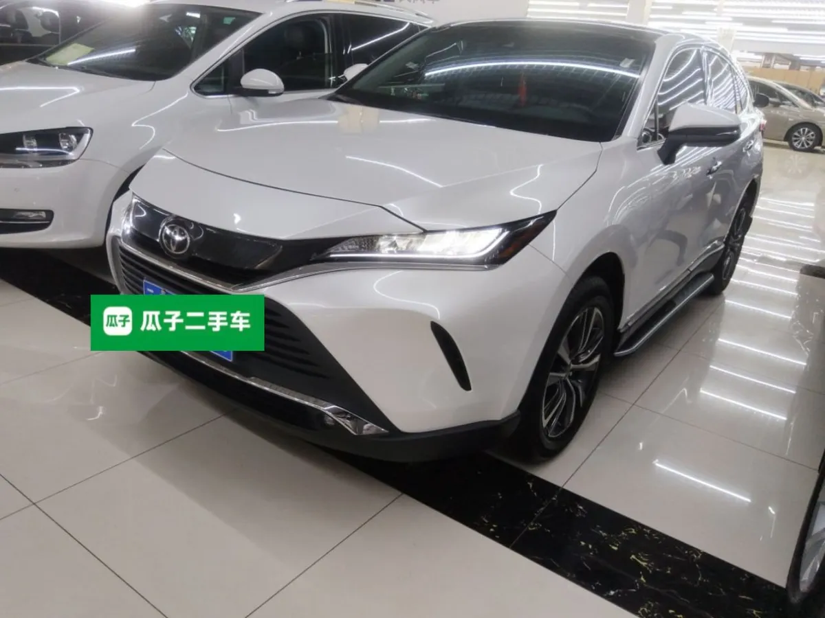 TOYOTA HARRIER 2022