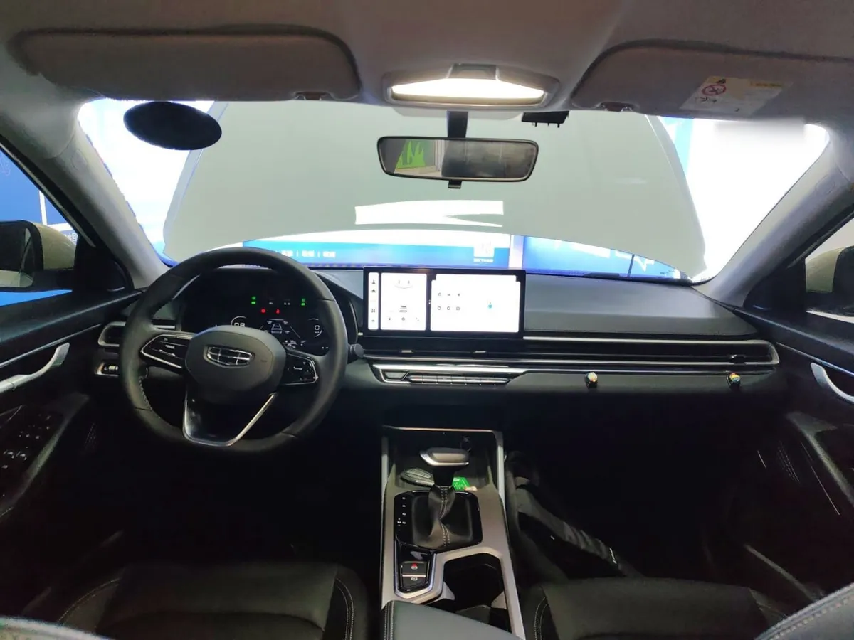 GEELY AUTO EMGRAND LUXURY 2022