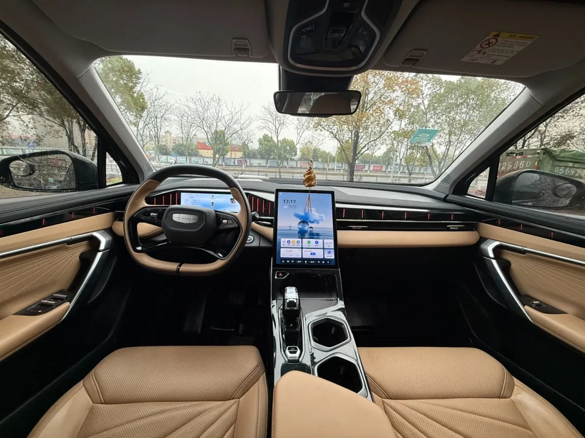 GEELY BOYUE L PREMIUM 2022