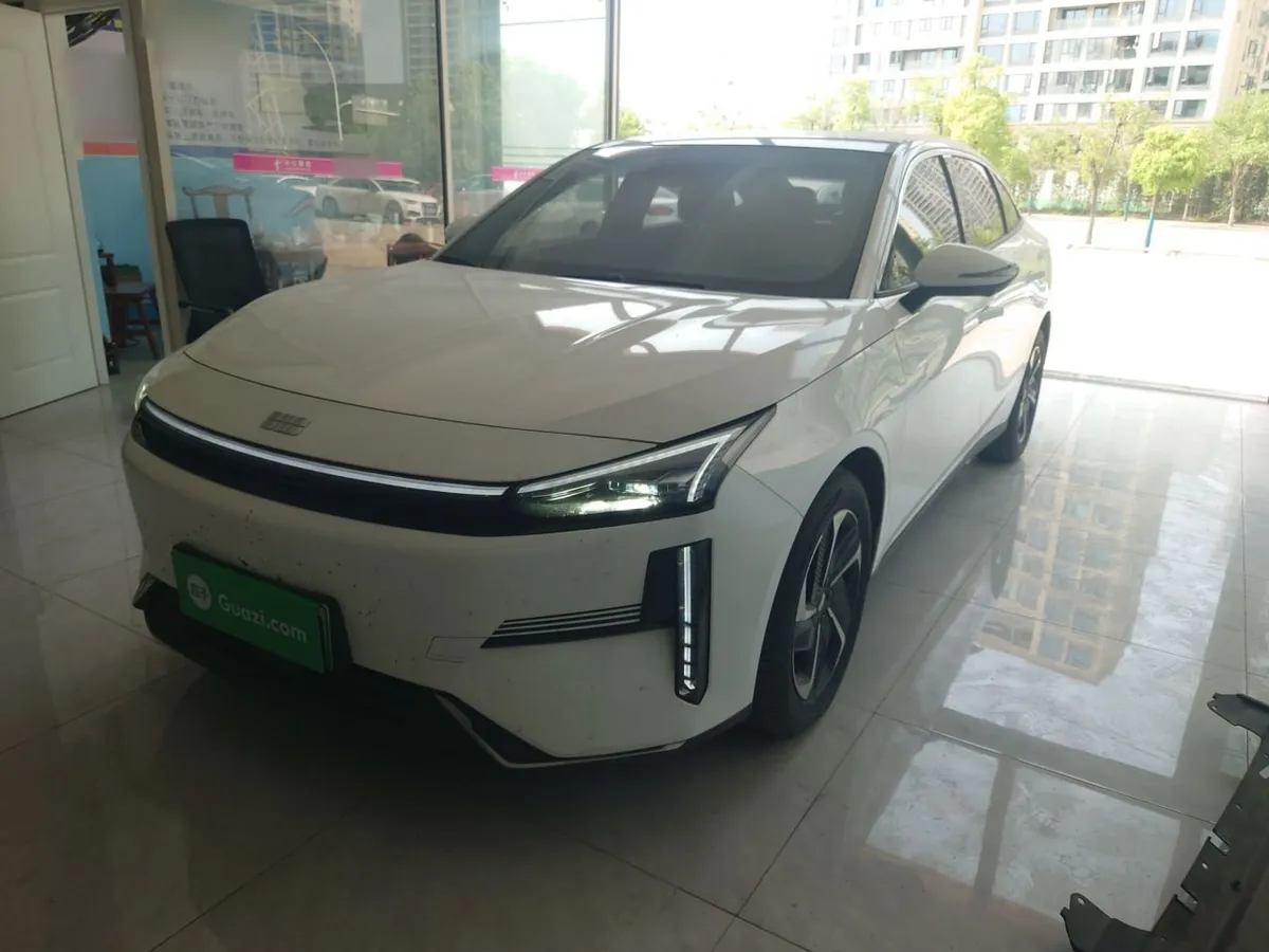 GEELY GALAXY L6 2023