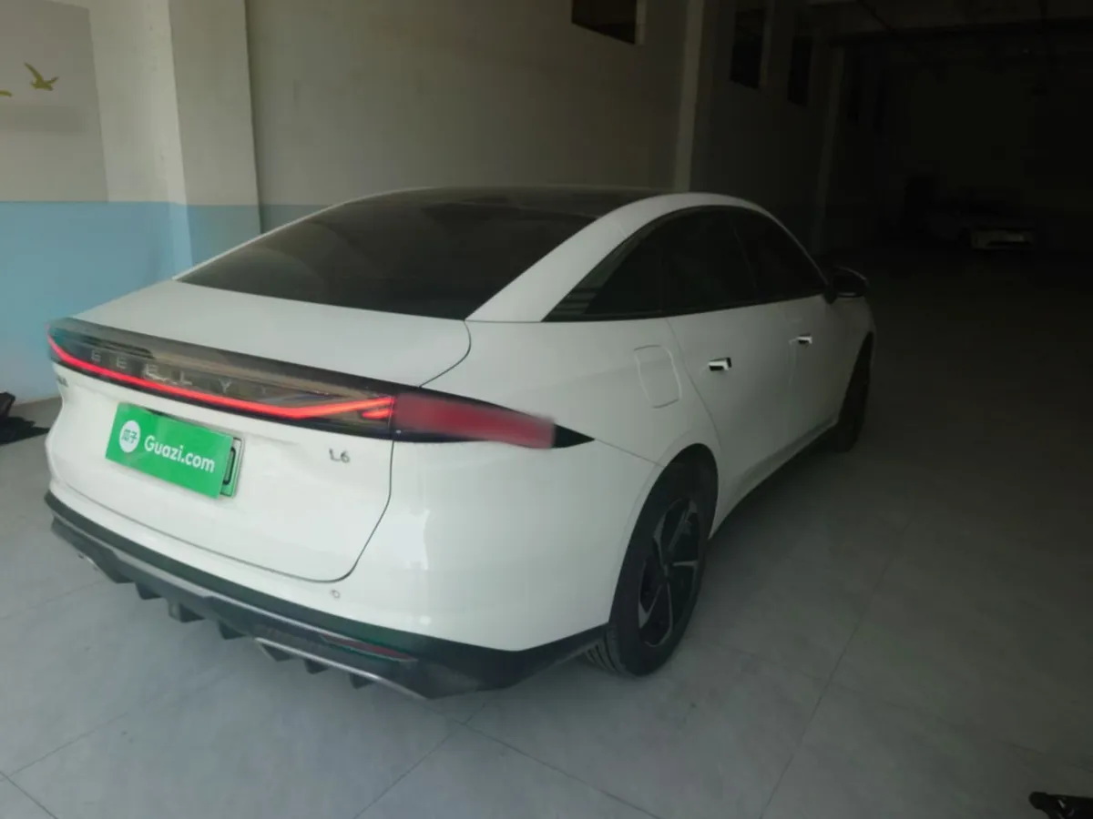 GEELY GALAXY L6 2023