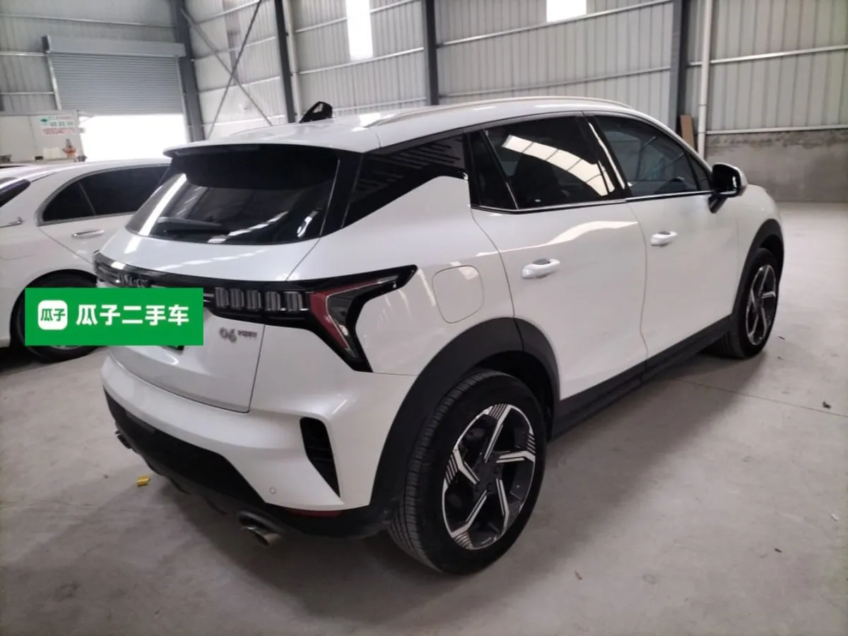 LYNK & CO 06 EM-P 2022