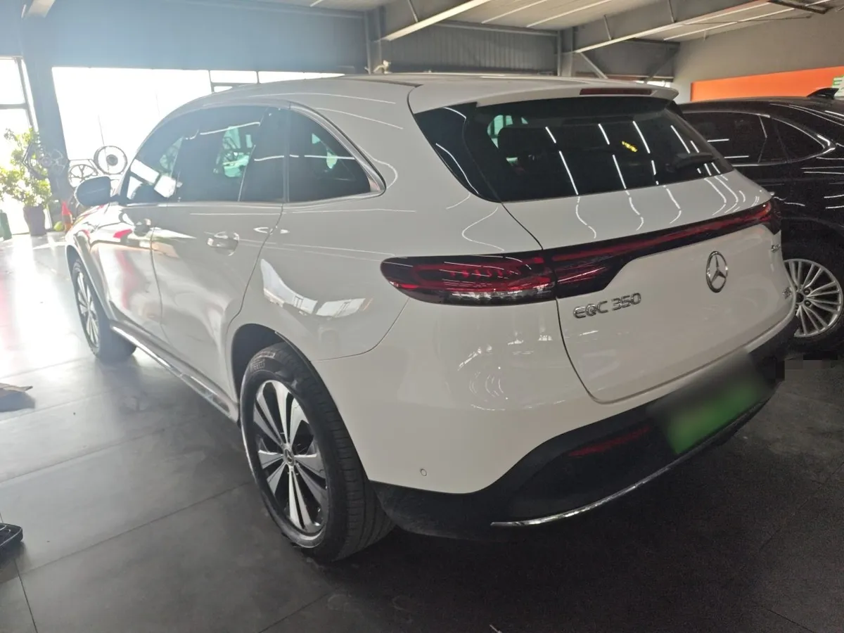 MERCEDES-BENZ EQC 2022