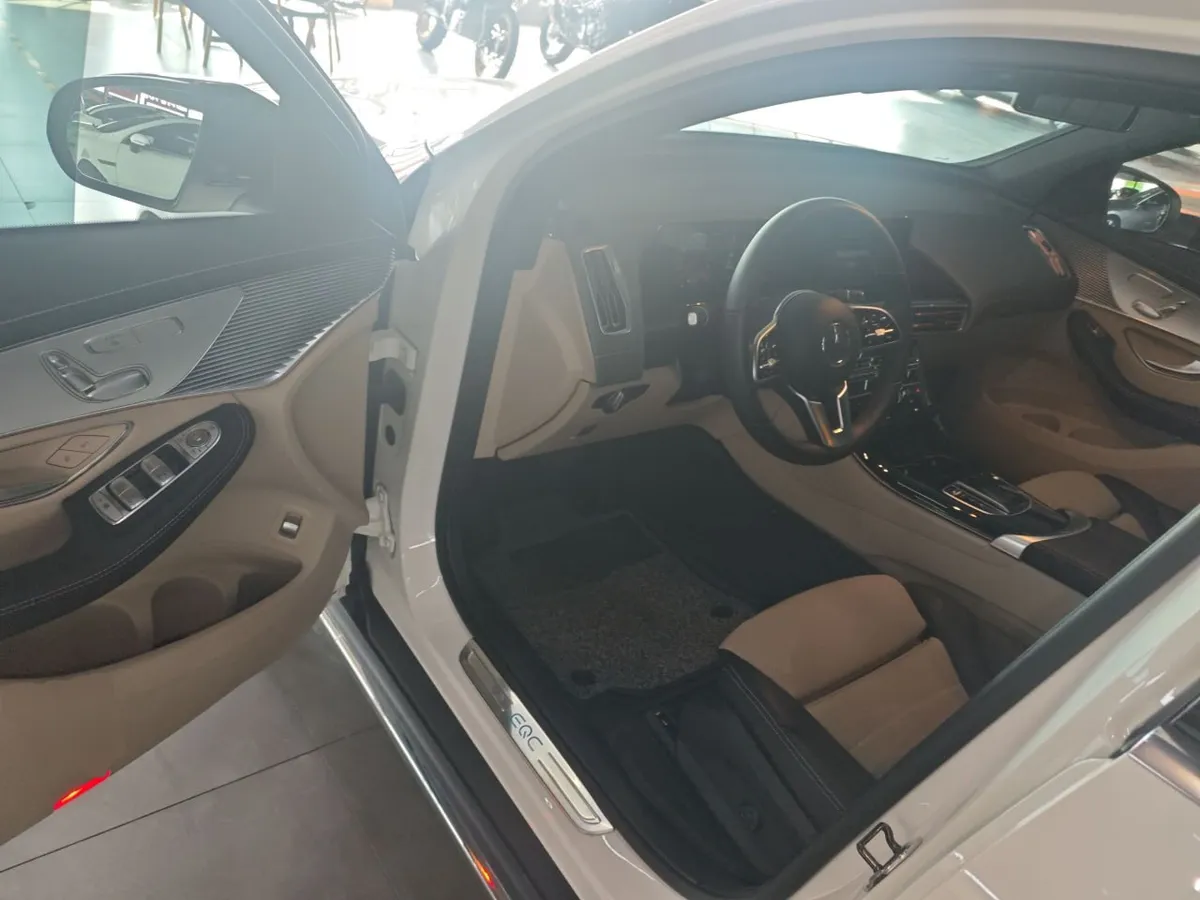 MERCEDES-BENZ EQC 2022