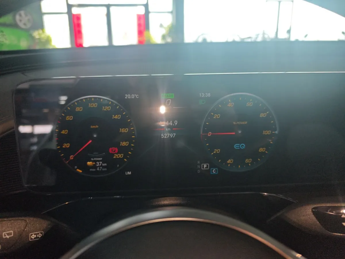 MERCEDES-BENZ EQC 2022