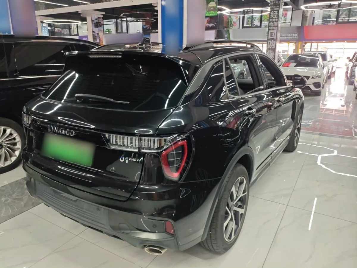 LYNK & CO 01 EM-P 2022