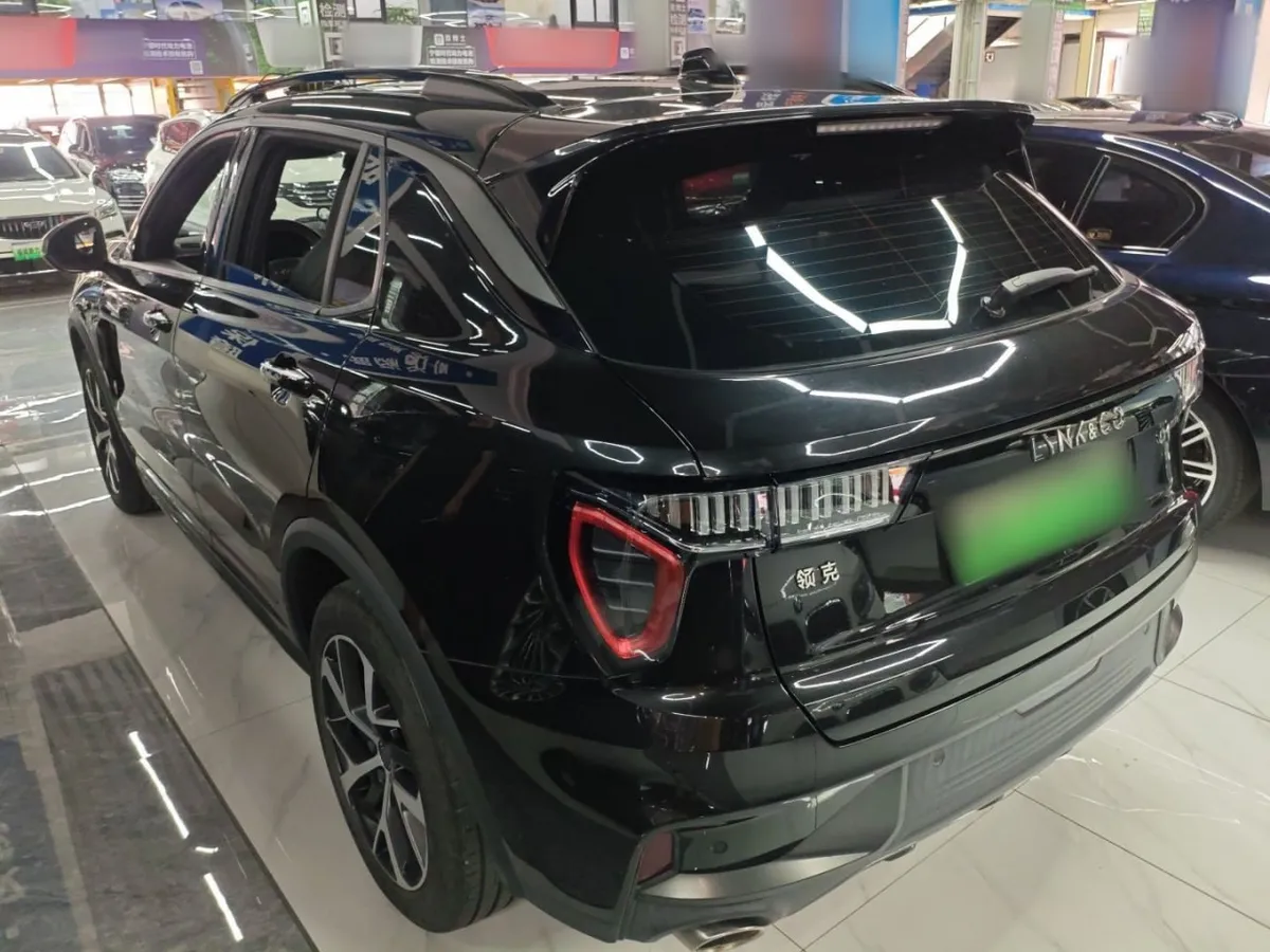 LYNK & CO 01 EM-P 2022