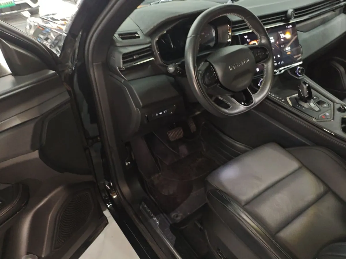 LYNK & CO 01 EM-P 2022