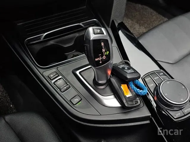 BMW 3 SERIES 2018