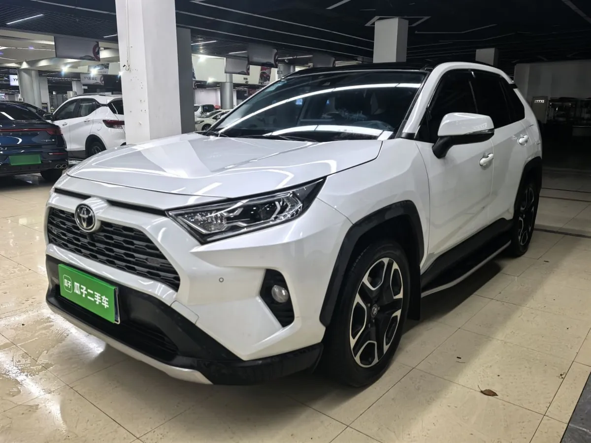TOYOTA RAV4 2022