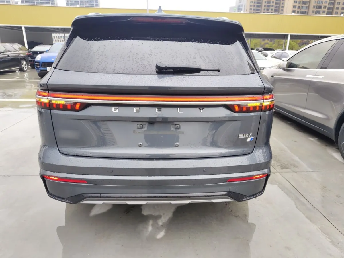 GEELY MONJARO 2022