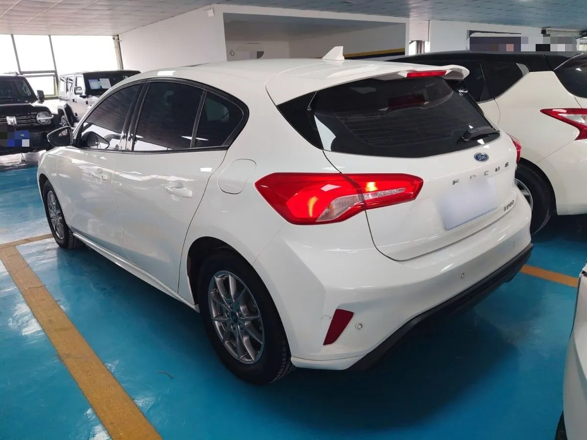 FORD FOCUS 2022
