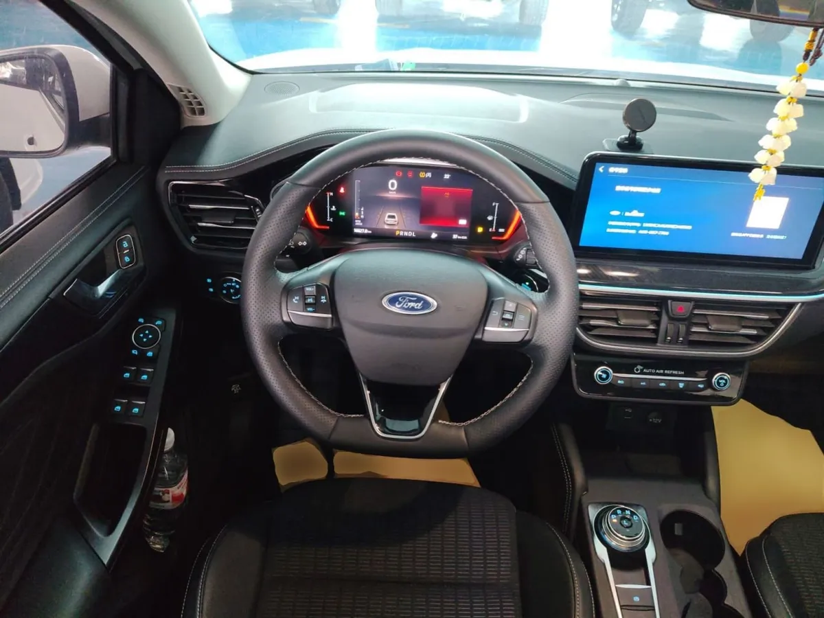 FORD FOCUS 2022