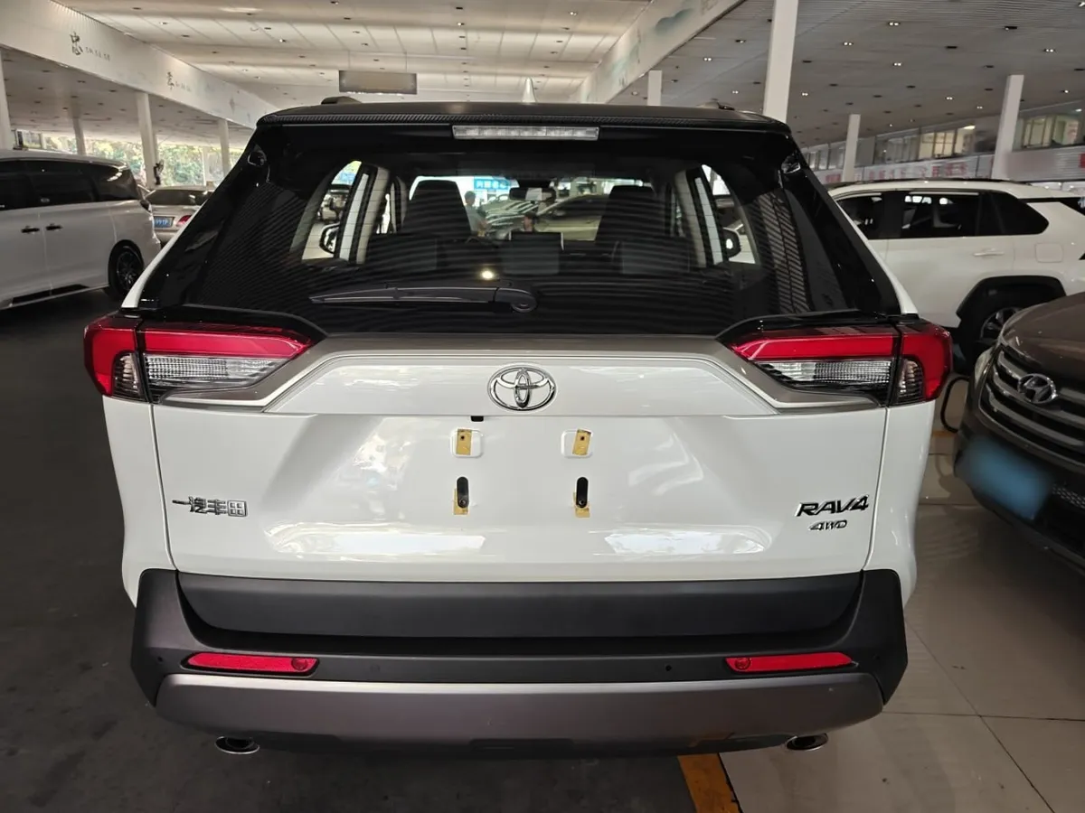 TOYOTA RAV4 2022