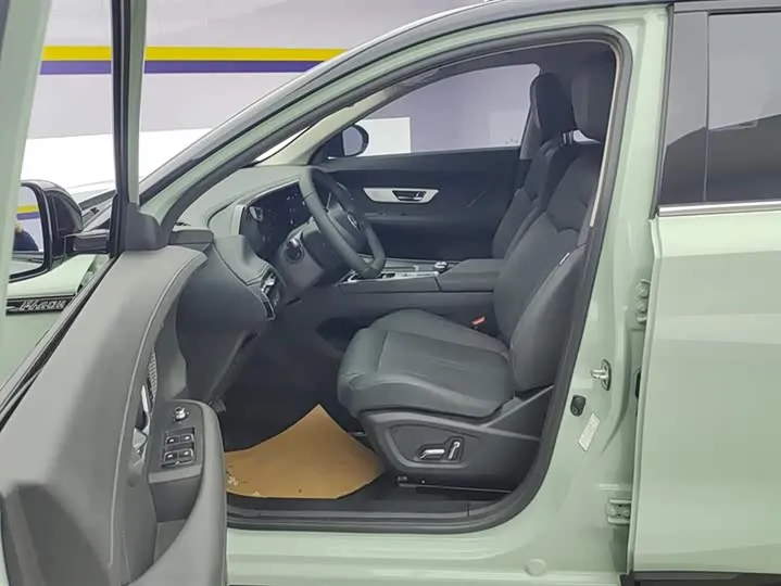 DONGFENG AEOLUS HUGE 2022