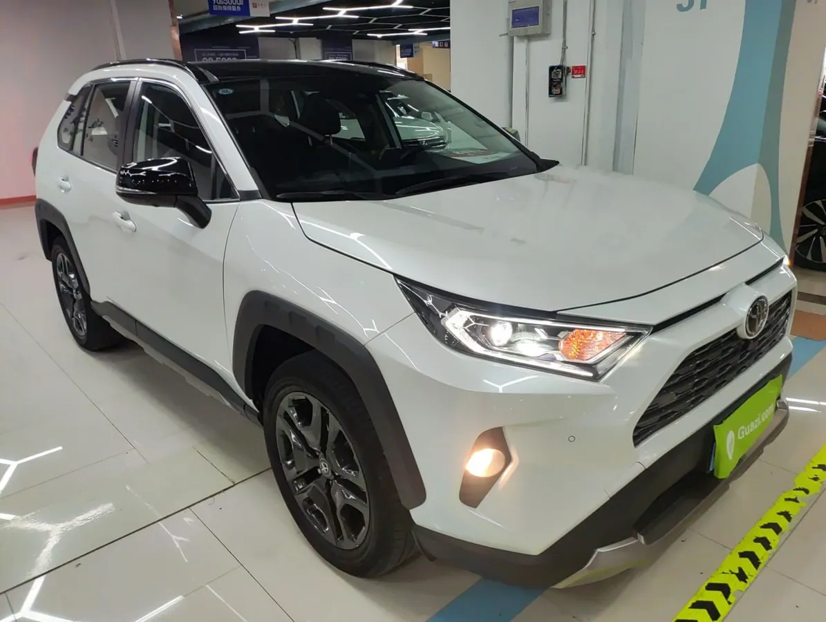 TOYOTA RAV4 PREMIUM 2023