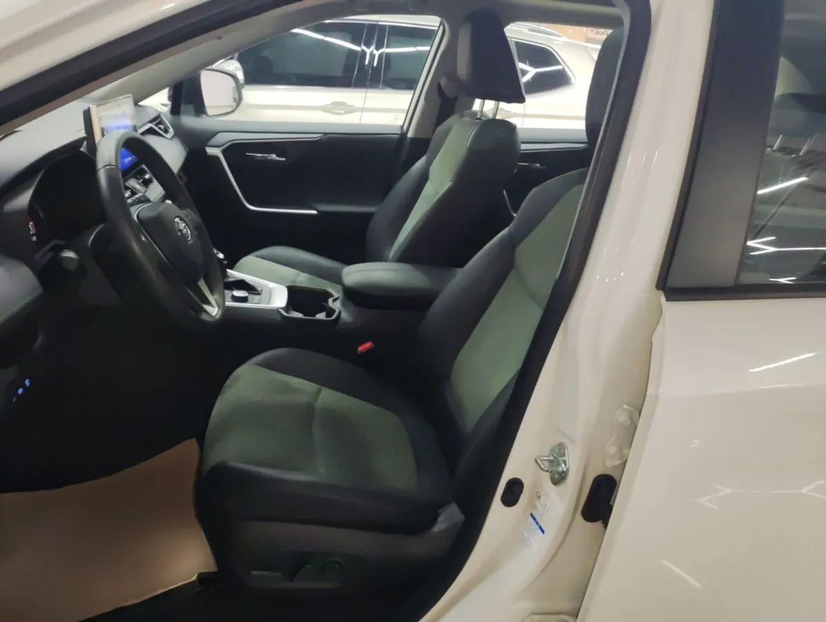 TOYOTA RAV4 PREMIUM 2023