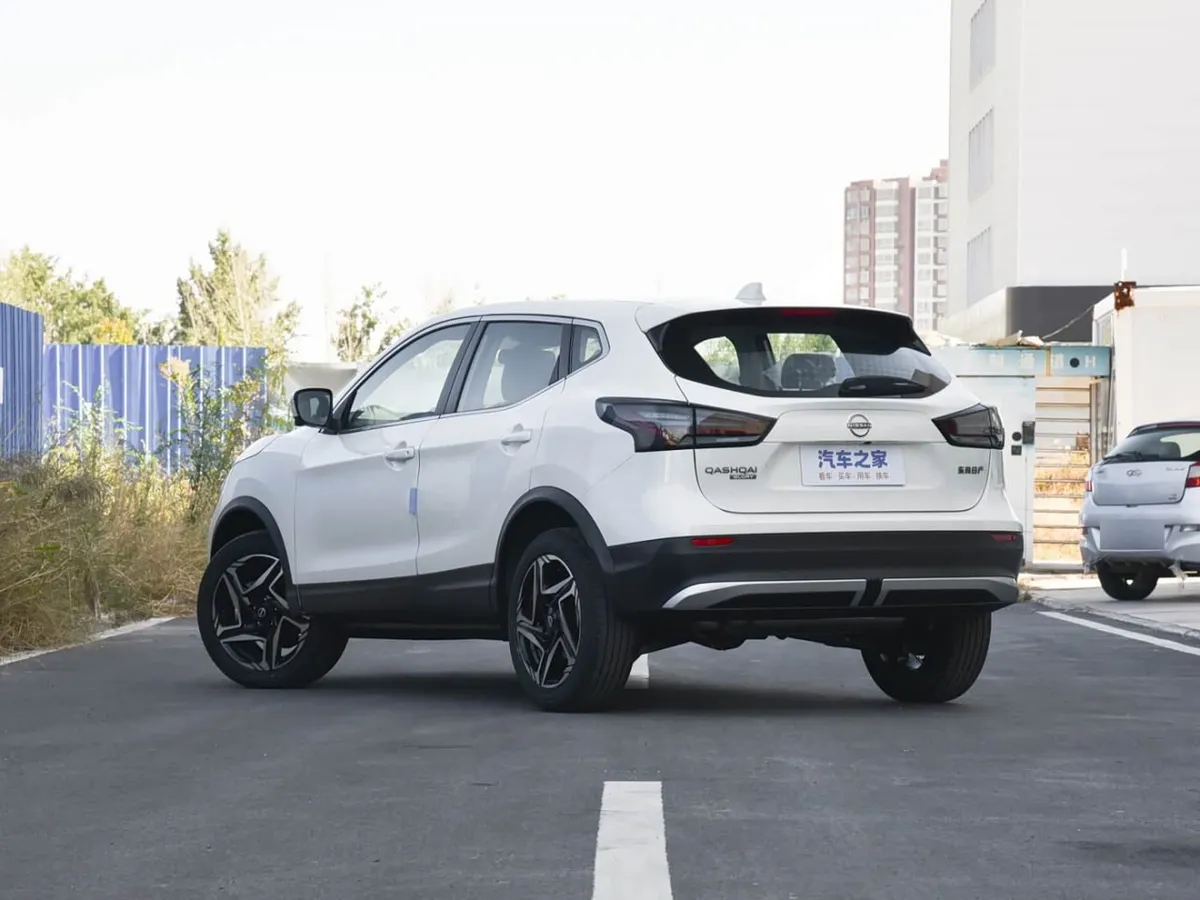 NISSAN QASHQAI 2025