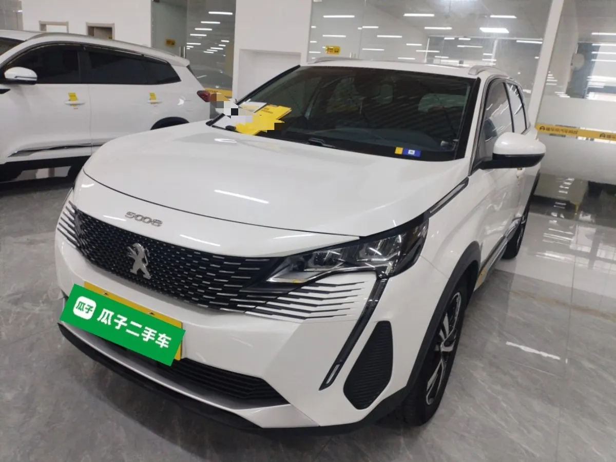 PEUGEOT 5008 2021