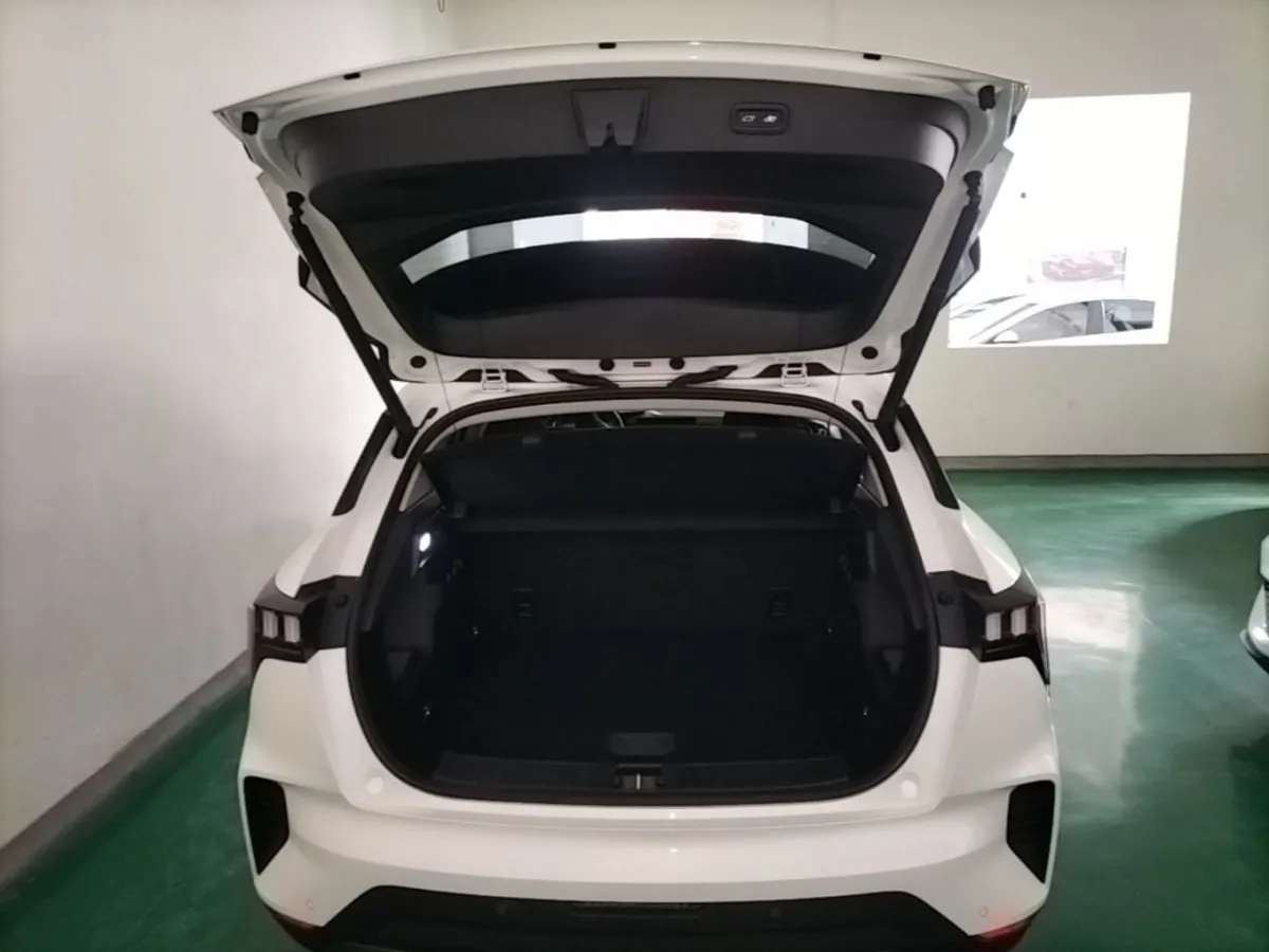 LYNK & CO 06 EM-P 2022