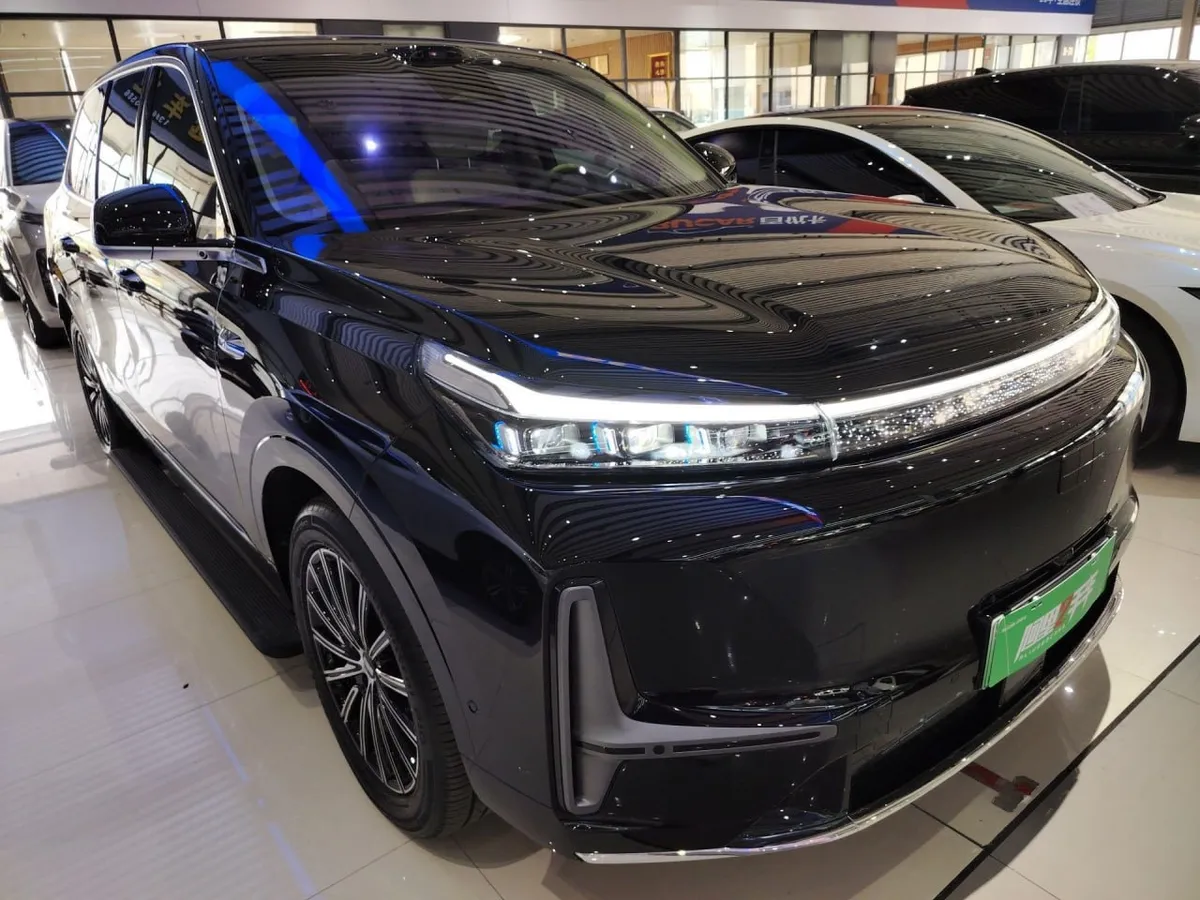 GEELY GALAXY M9 2025