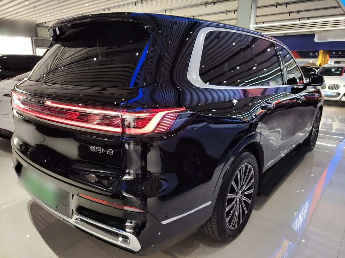 GEELY GALAXY M9 2025